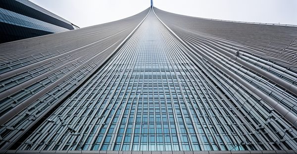 La hauteur impressionnante de la lotte world tower à séoul
